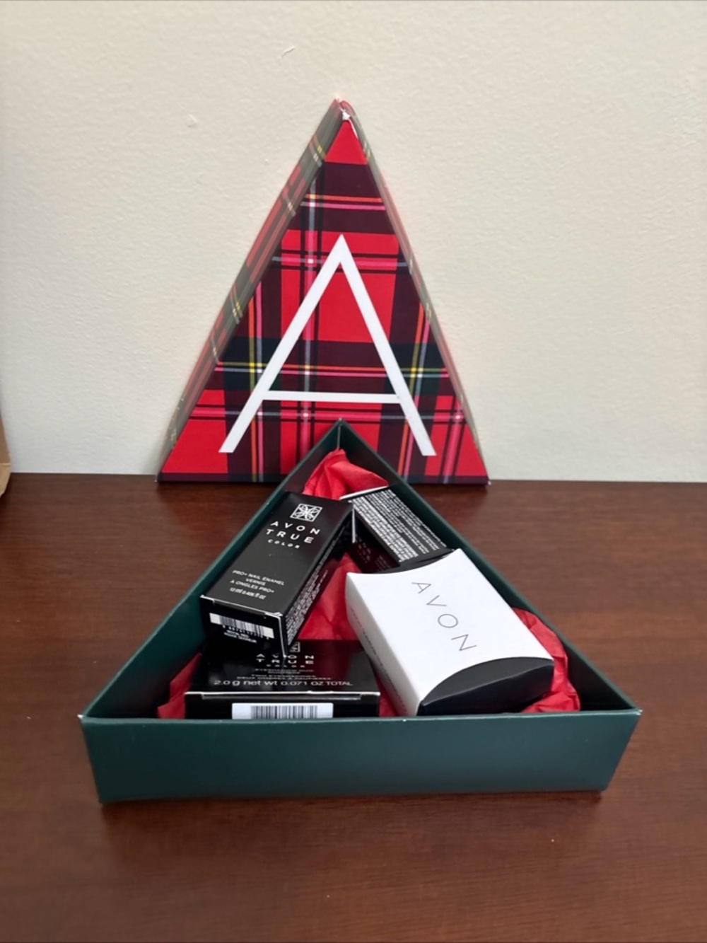 Avon A Gift Box Set Cheek Color Nail Enamel Eye Shadow Stud Earrings New